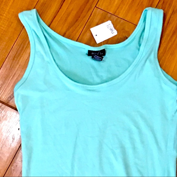 Teal aqua tank top and black fitness compression leggings - activewear g… - Picture 3 of 5